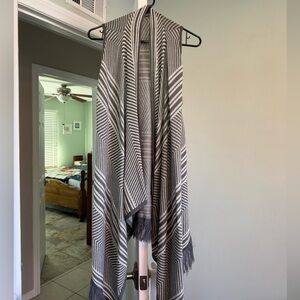 EUC LONG SHAWL SIZE S-L